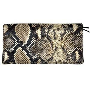 Will Leather Goods Women's Slim Leather Bi-Fold Wallet Snake Skin Print_Like New